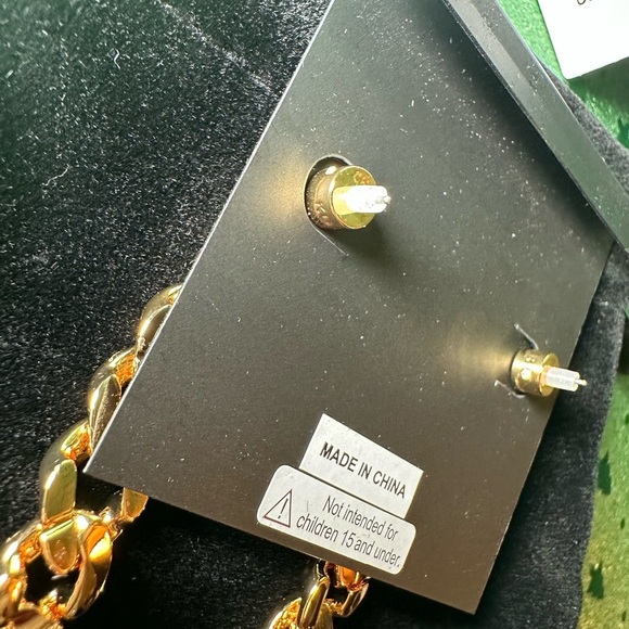 ๐ Kurt Geiger Rainbow Pave link earrings NWT w/ KG dust bag - Picture 7 of 13